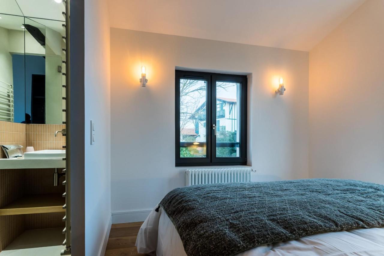 Leonie Keyweek Close To The Lighthouse And Biarritz's Golf Course *