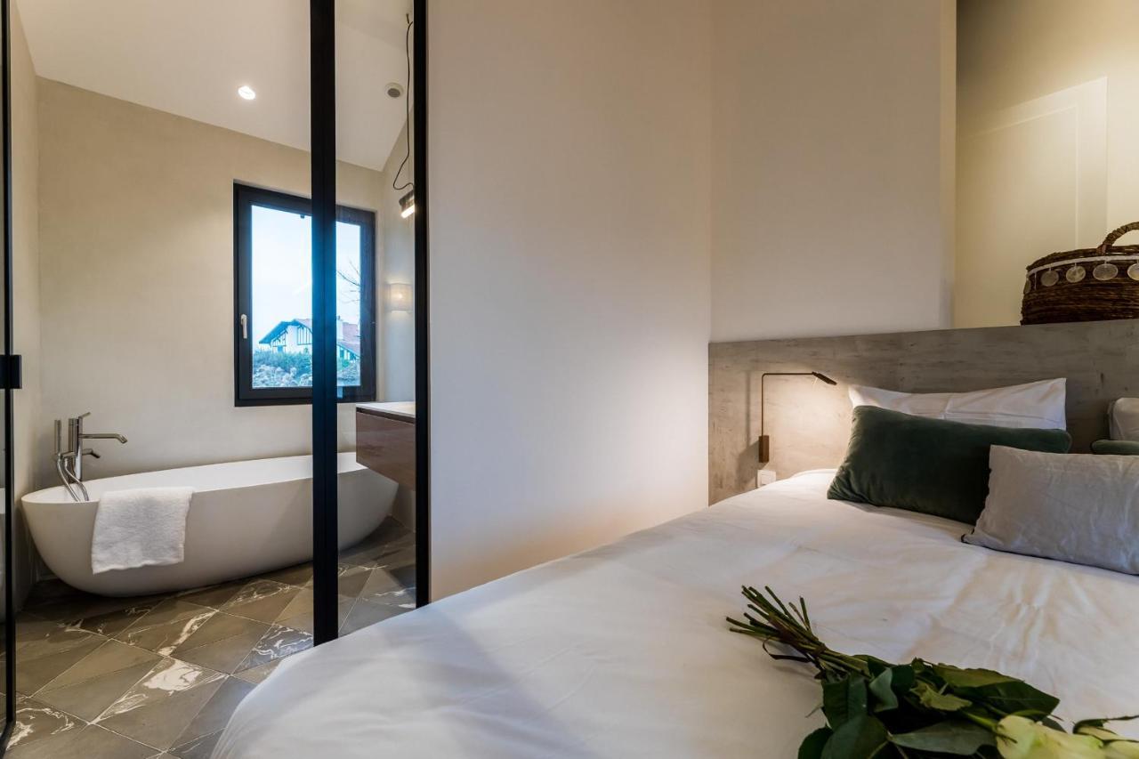 Leonie Keyweek Close To The Lighthouse And Biarritz's Golf Course
